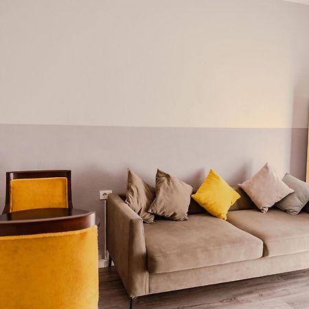 Bejart Apartment 1 ティラナ エクステリア 写真