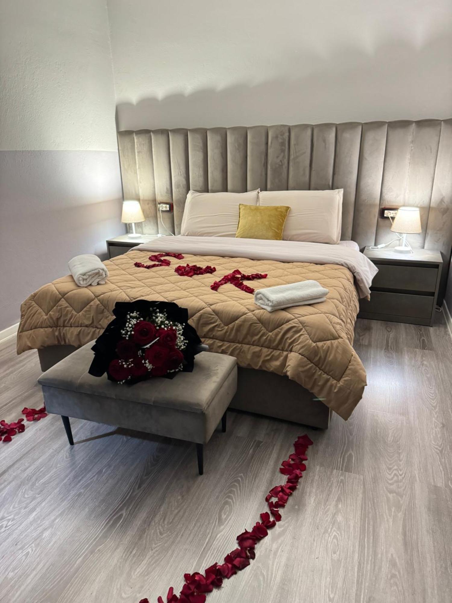 Bejart Apartment 1 ティラナ エクステリア 写真