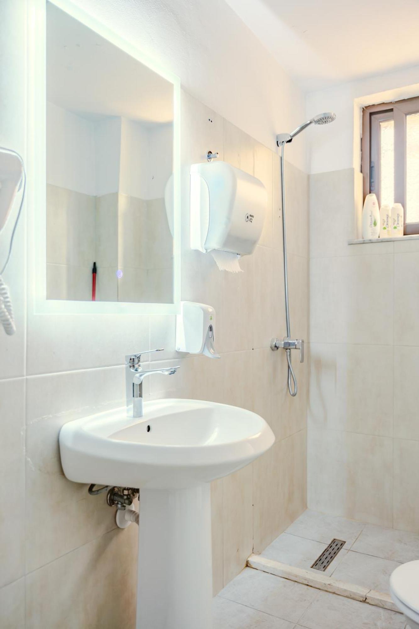 Bejart Apartment 1 ティラナ エクステリア 写真